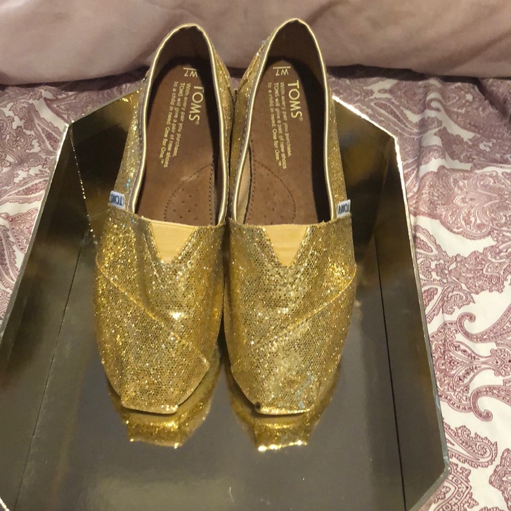 Toms Gold Glitter size 7